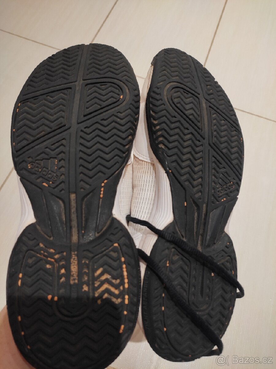 Adidas vel. 6 - 4
