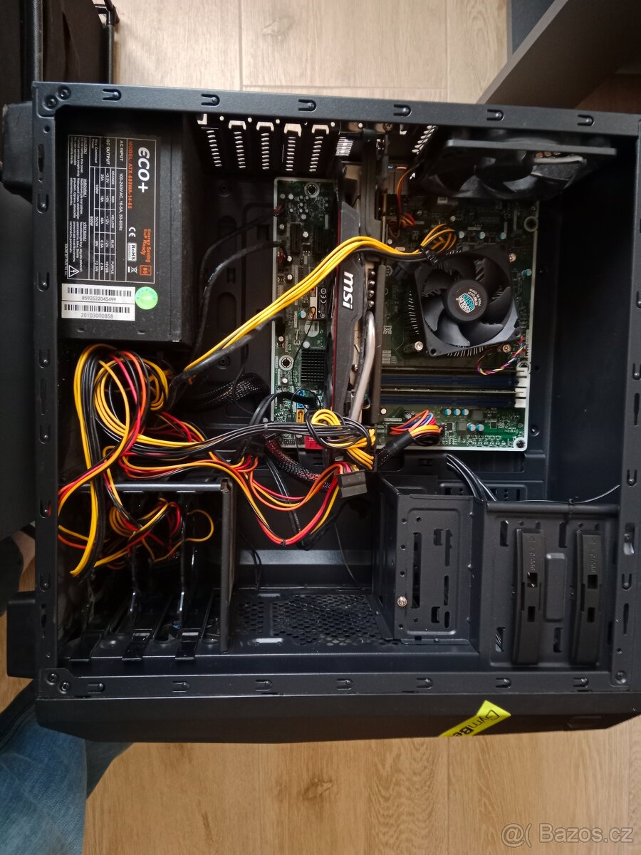 Starší nefunkcni PC jako soubor dilu - 4