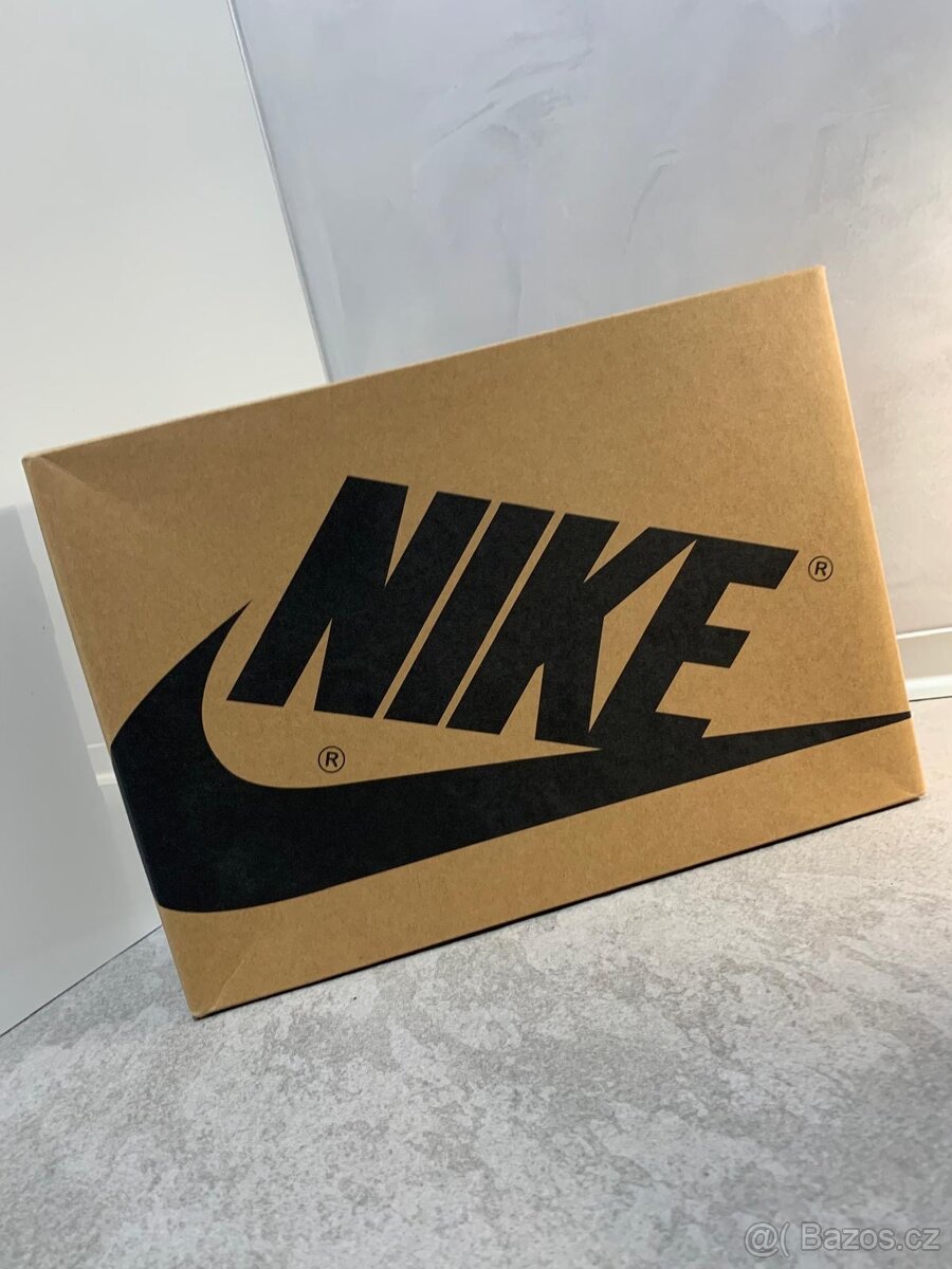 NIKE JORDAN 1 air zoom. 44,5 - 4