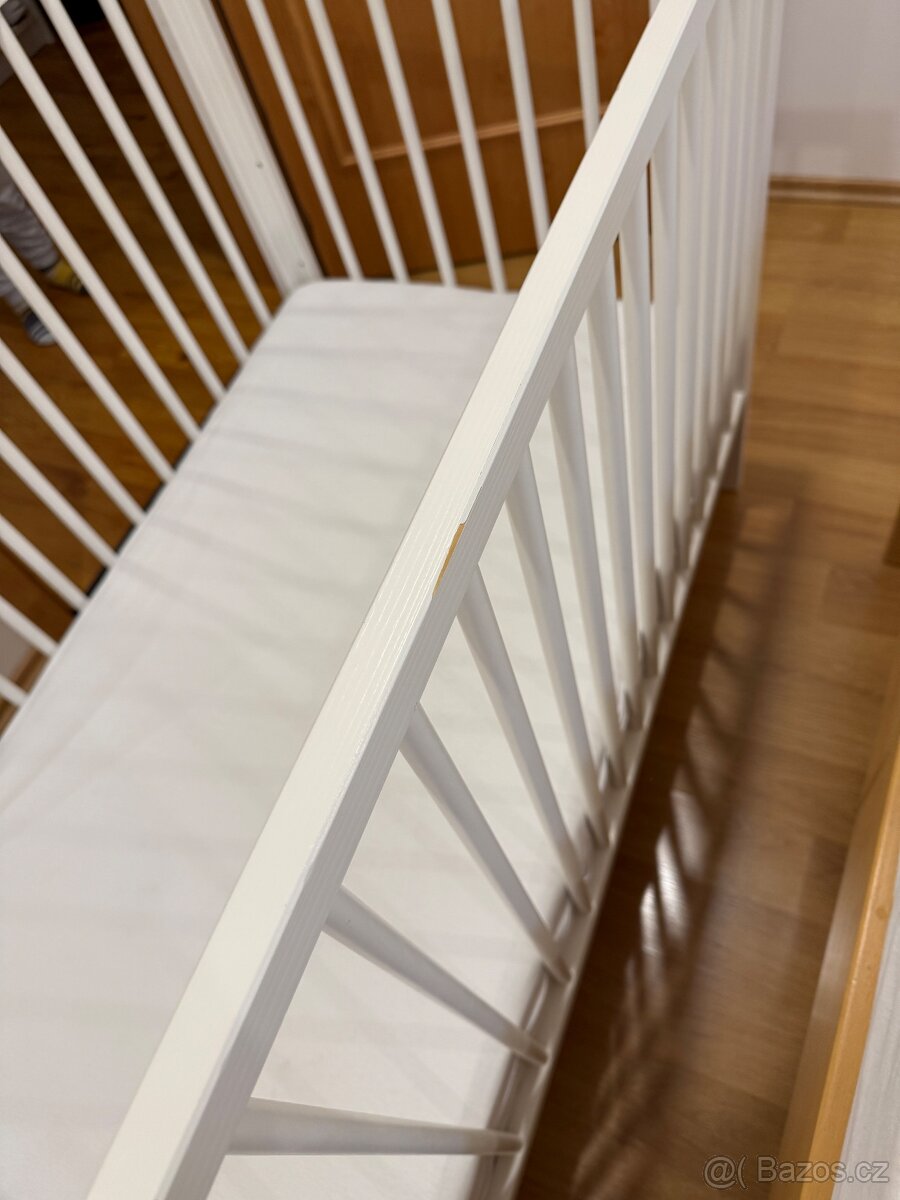 Bílá dětská postýlka s matrací v TOP stavu - 4