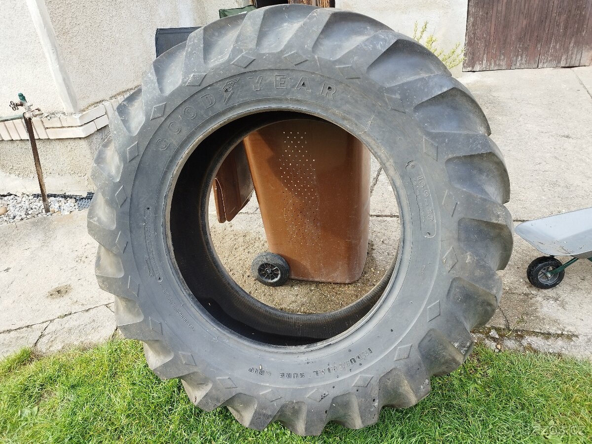 Traktorová guma nová Goodyear 16.9.30 - 4