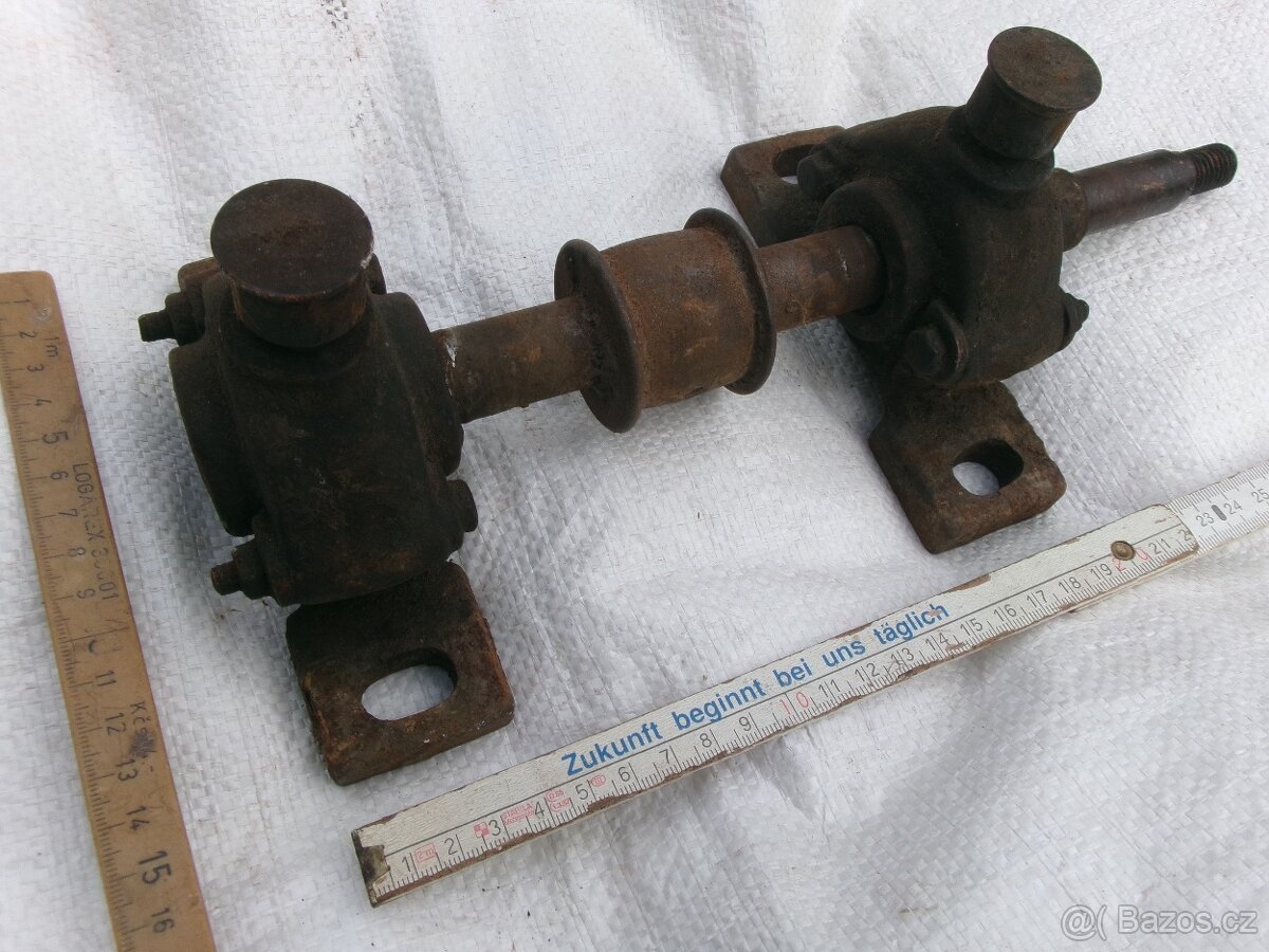 prodám různé hřídele, železné a dřevěné kolečka..... Železné - 4