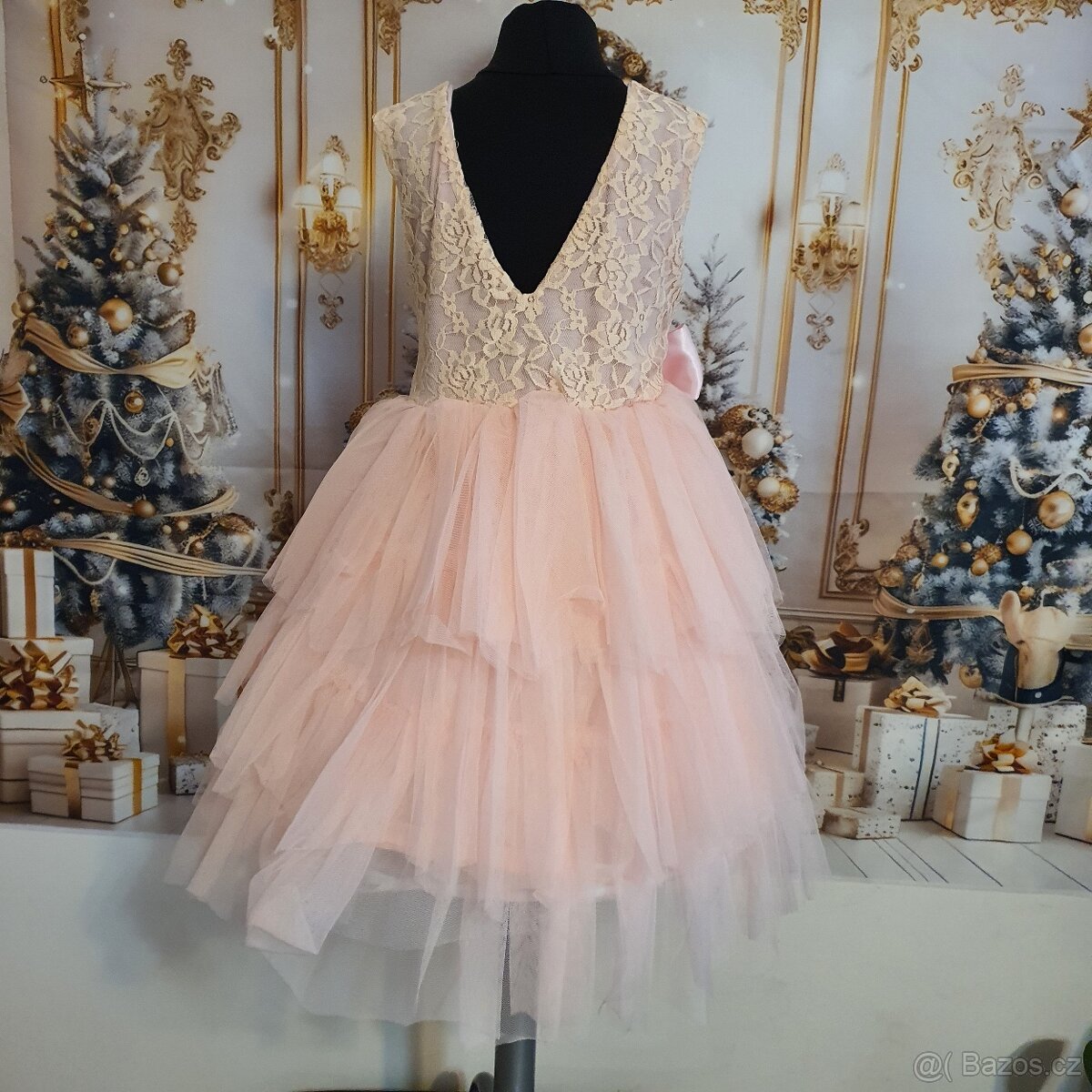 Dětské sváteční šaty s krajkovým topem - 4