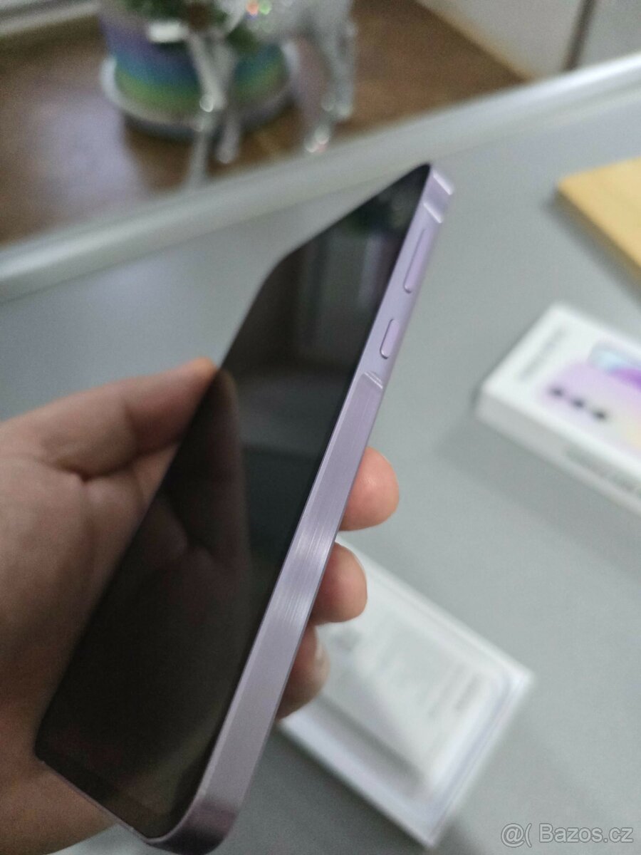 Galaxy A55 5G ve variantě 8 GB RAM / 256 GB - 4