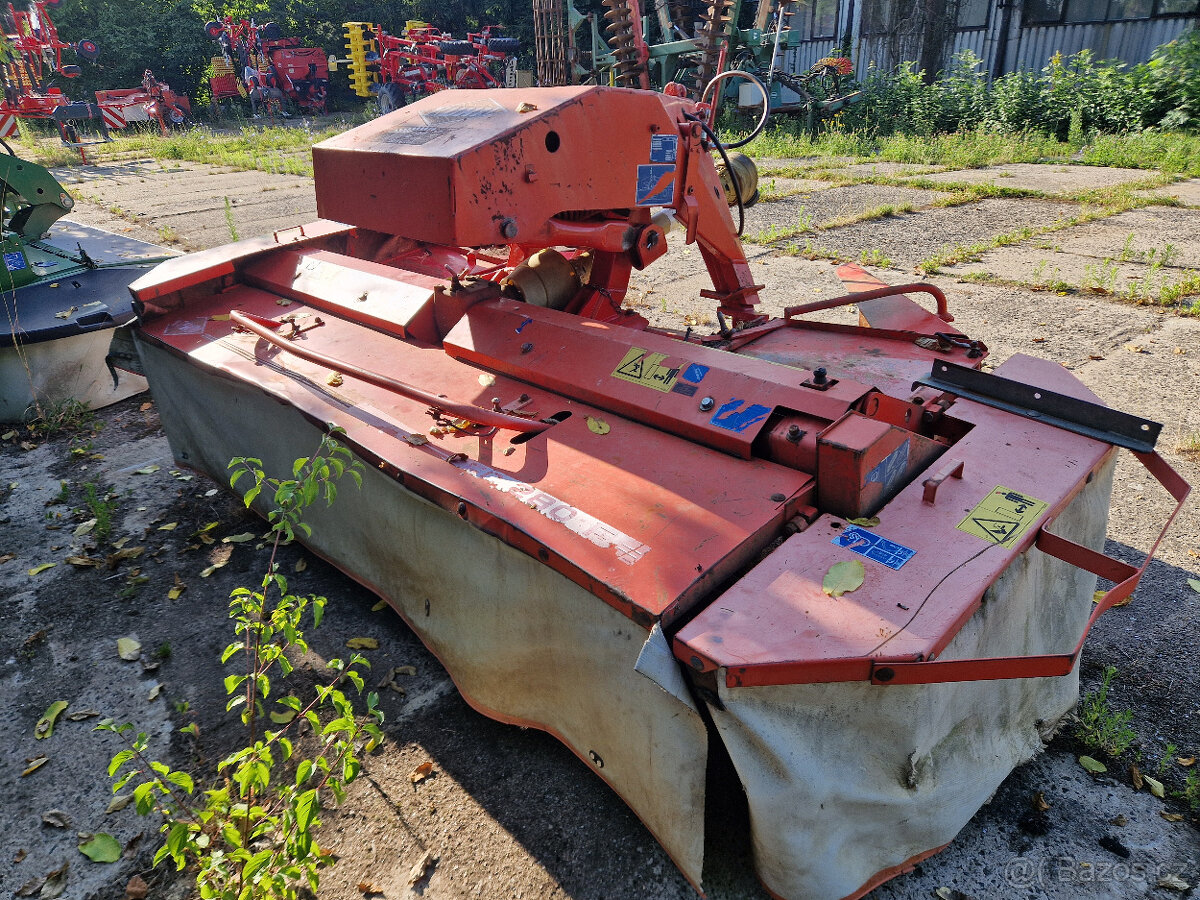 Čelní žací stroj KUHN FC280F - 4