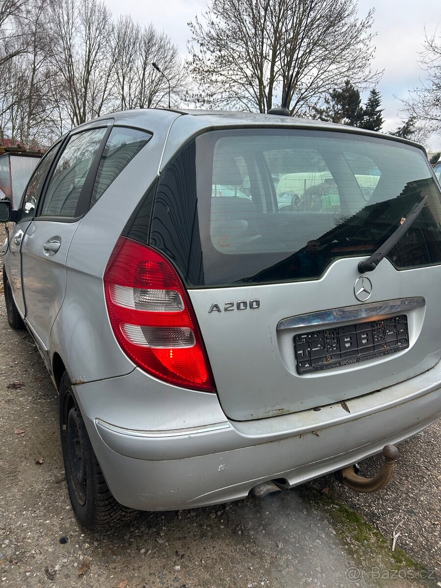 MERCEDES BENZ A 200 - 4
