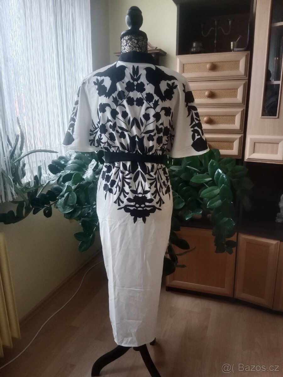 Luxusní nádherné šaty - 4