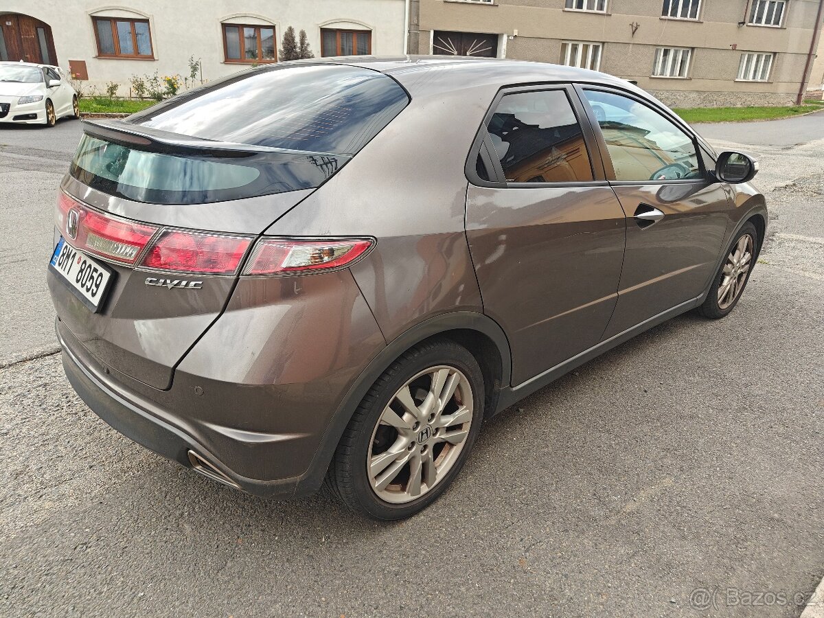 Honda Civic 1.8 i-VTEC Tourer Sport - 4