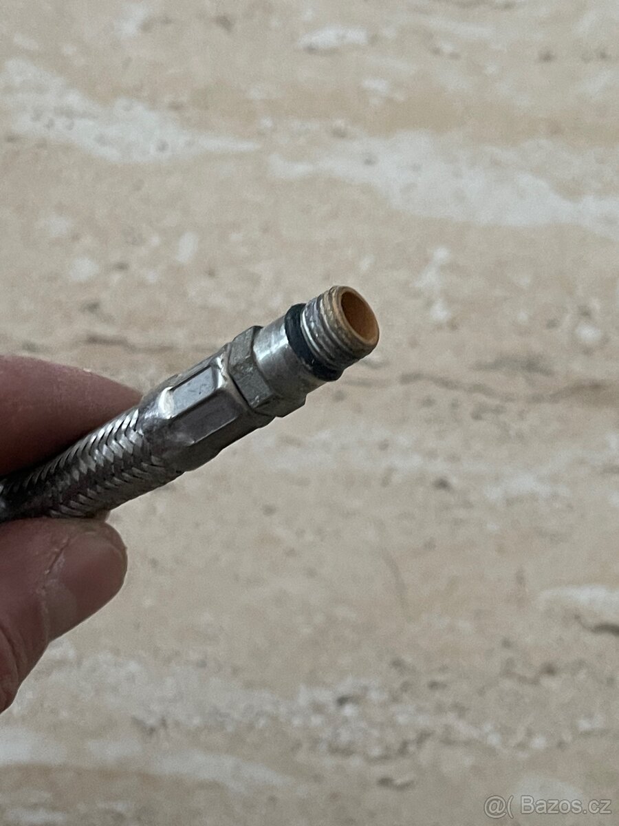 Přívodová hadice k vodovodní baterii 15 cm 1 ks - 4