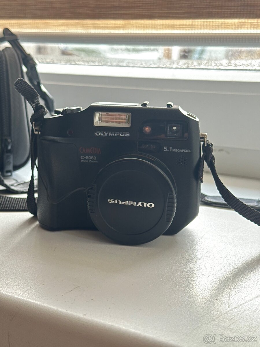 Olympus Camedia C‑5060 Wide Zoom - 4