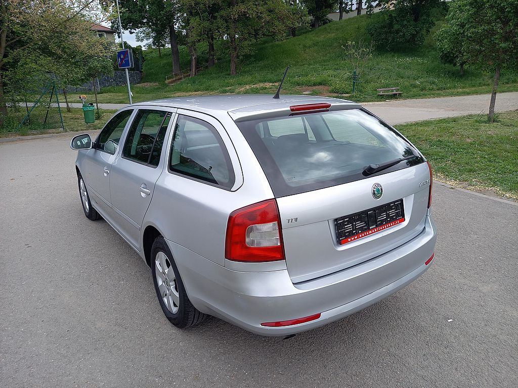 Škoda Octavia, 1.6TDi-klima-alu-výhřev-ČR - 4