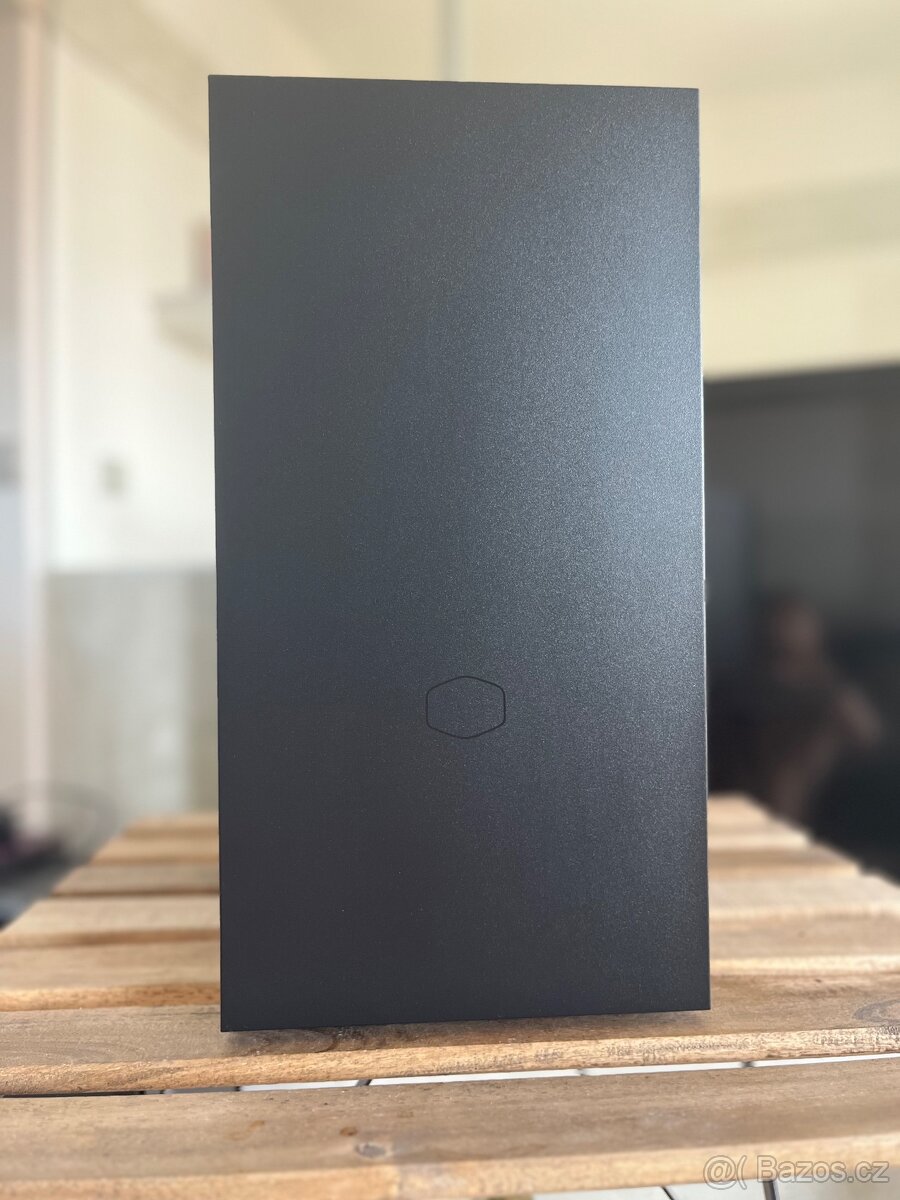 Minimalistický krásný výkonný pc ryzen Rtx 3080 - 4