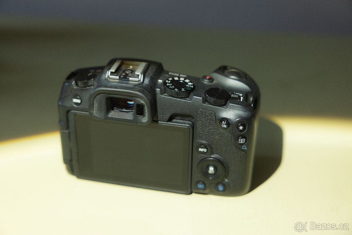 Canon EOS RP + 3 baterie - 4