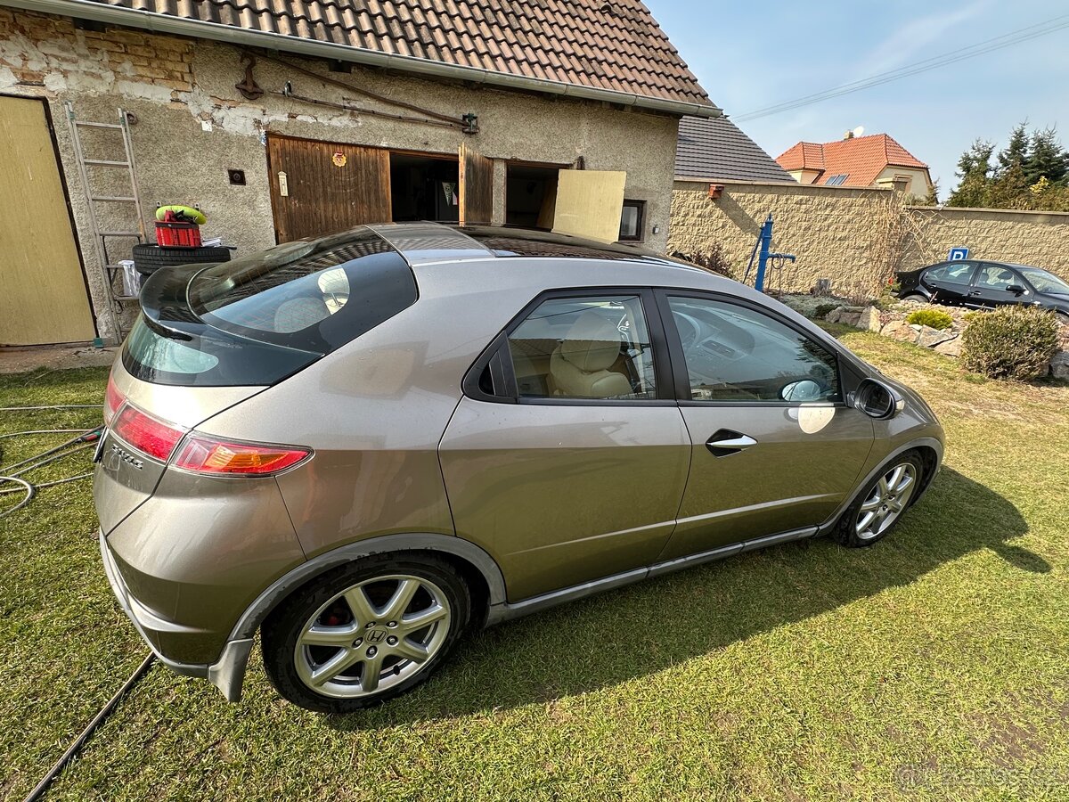 HONDA CIVIC Typ FK3 - 4