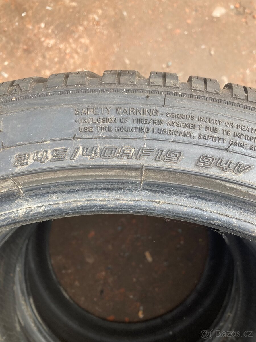245/40/19 zimní - 4