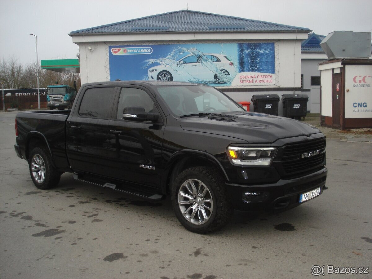 Dodge RAM 1500 LAREMIE 5.7 HEMI - 4