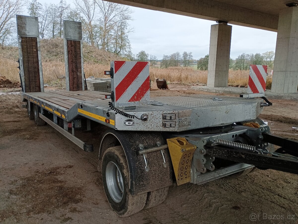 Vlek přívěs na přepravu kompresor vrtná souprava - 4