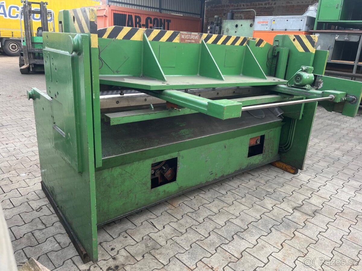 236. Tabulové nůžky NTE 2000/4 - 4