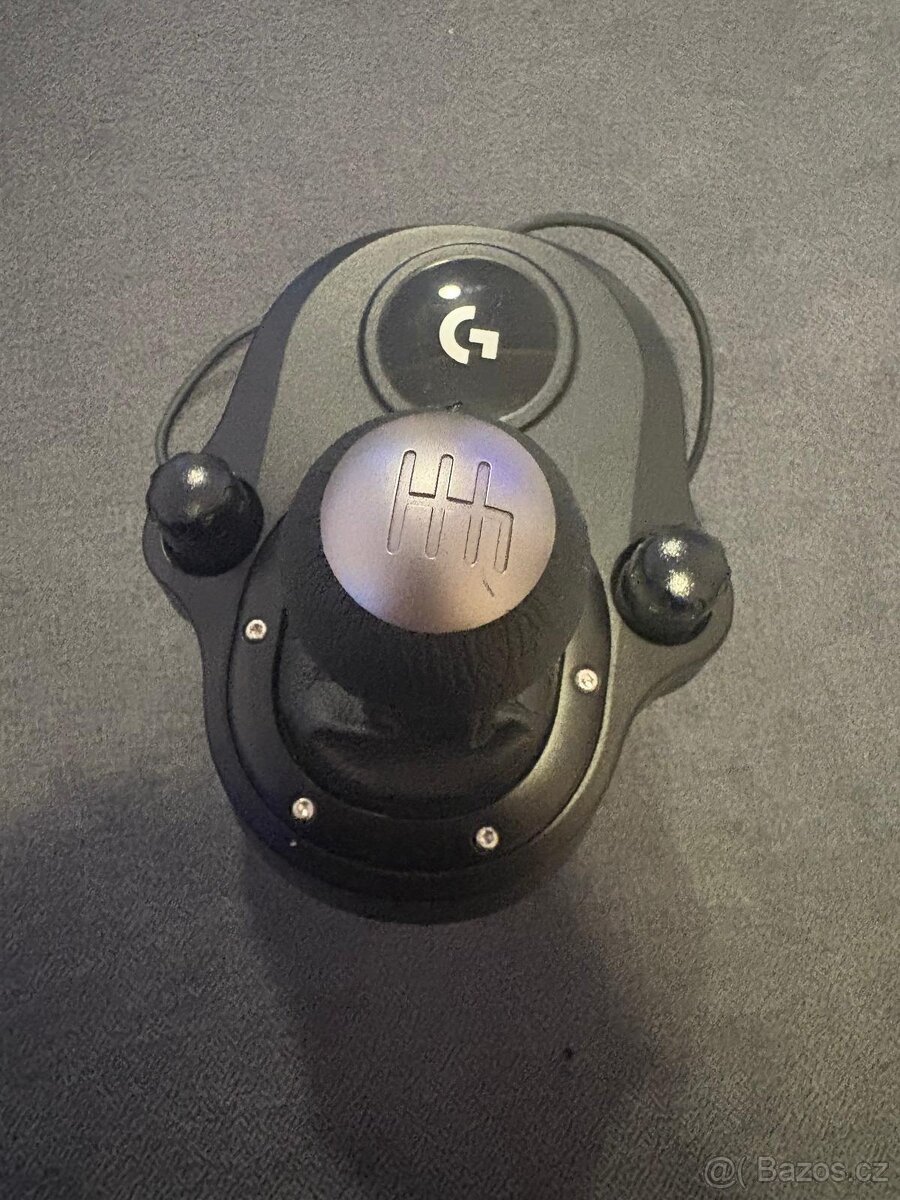 Volant G29 s příslušenstvím - 4