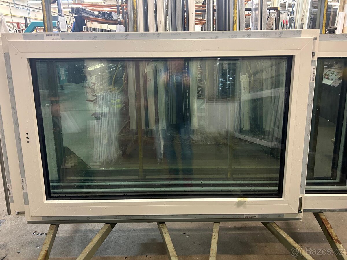 Okno antracit/bílá, 1070x450, poz.196 - 4