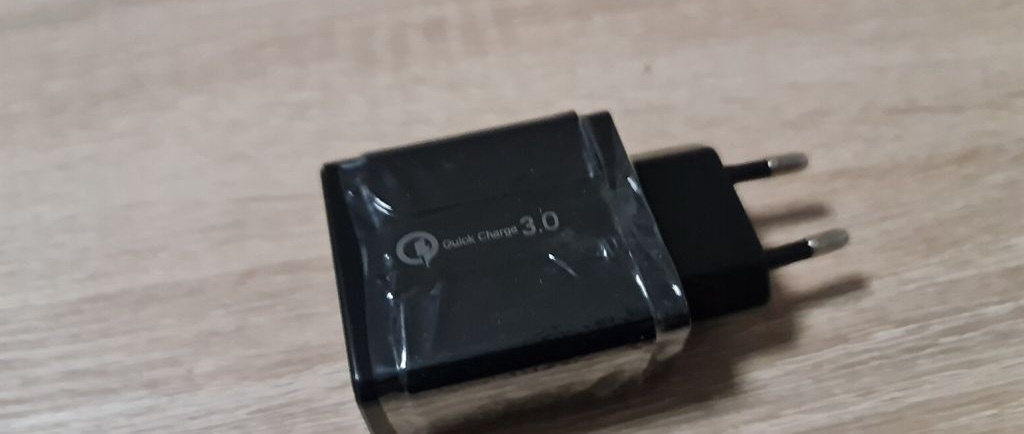 4xUSB nabíječka s Quick Charge 3.0 výkonem - 4