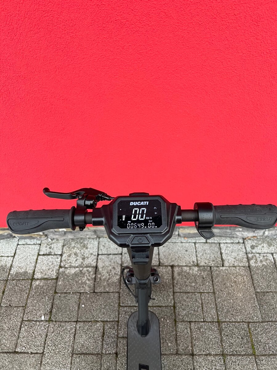 Elektrická koloběžka Ducati PRO-II EVO - 4