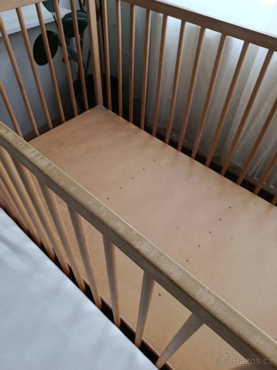 Dřevěná dětská postýlka - 4