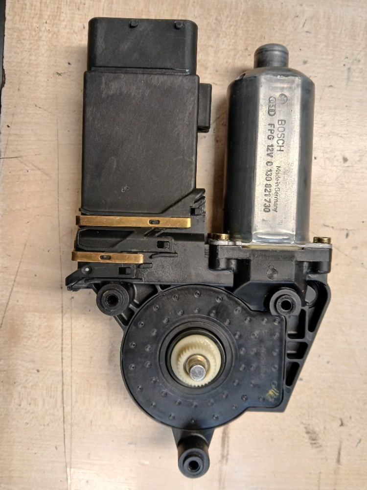 Motorek spouštěče oken - 4