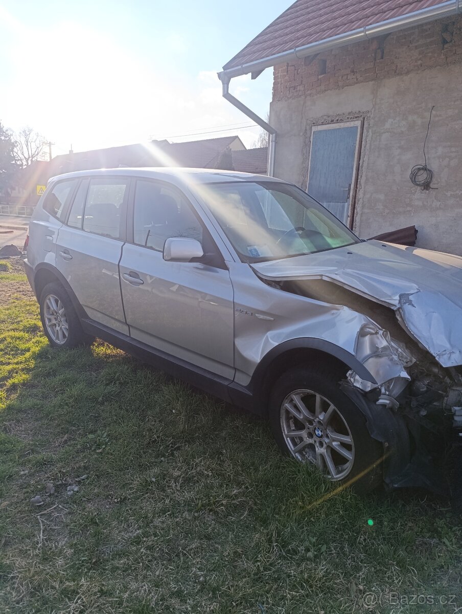 BMW X3 e83 r.v2005 na náhradní díly - 4