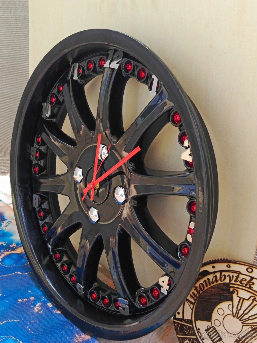 Hodiny z černého alu kola - Autonábytek Kovář - 4