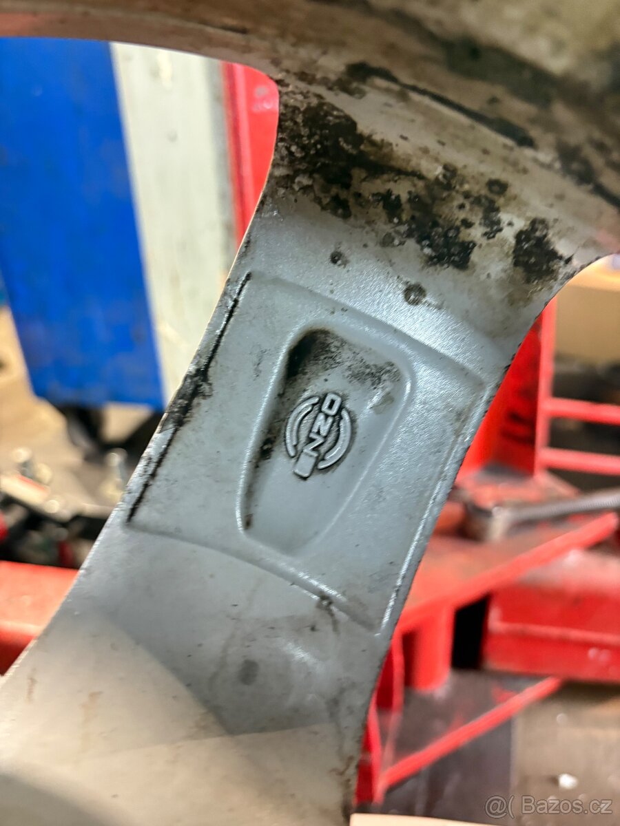 Alu ENZO 5x114.3/ 5x115 ET 40+225/40 R18 - 4