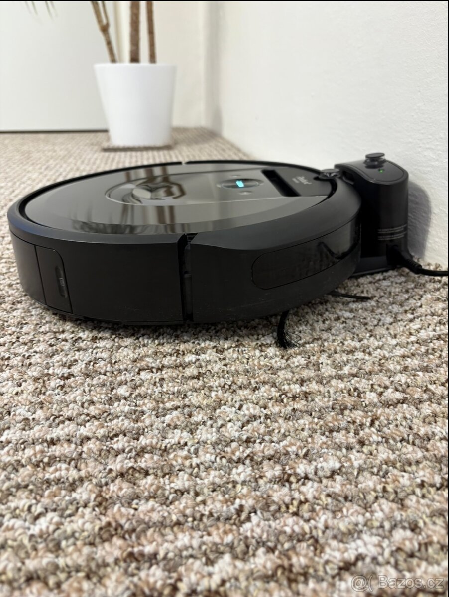 iRobot Roomba i7 vysavač - top stav - 4