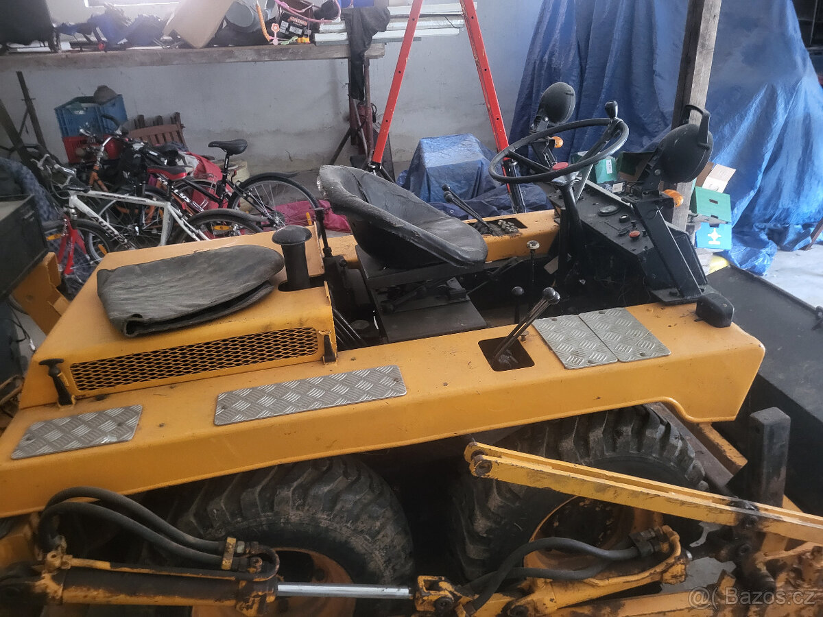 Prodám smykový nakladač - 4