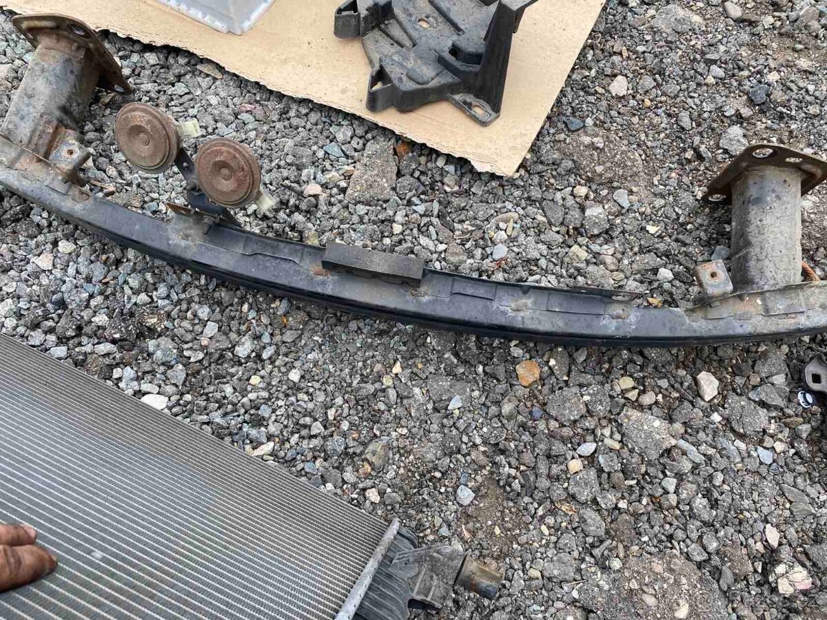 Renault fluence díly přední blatník ov460 - 4