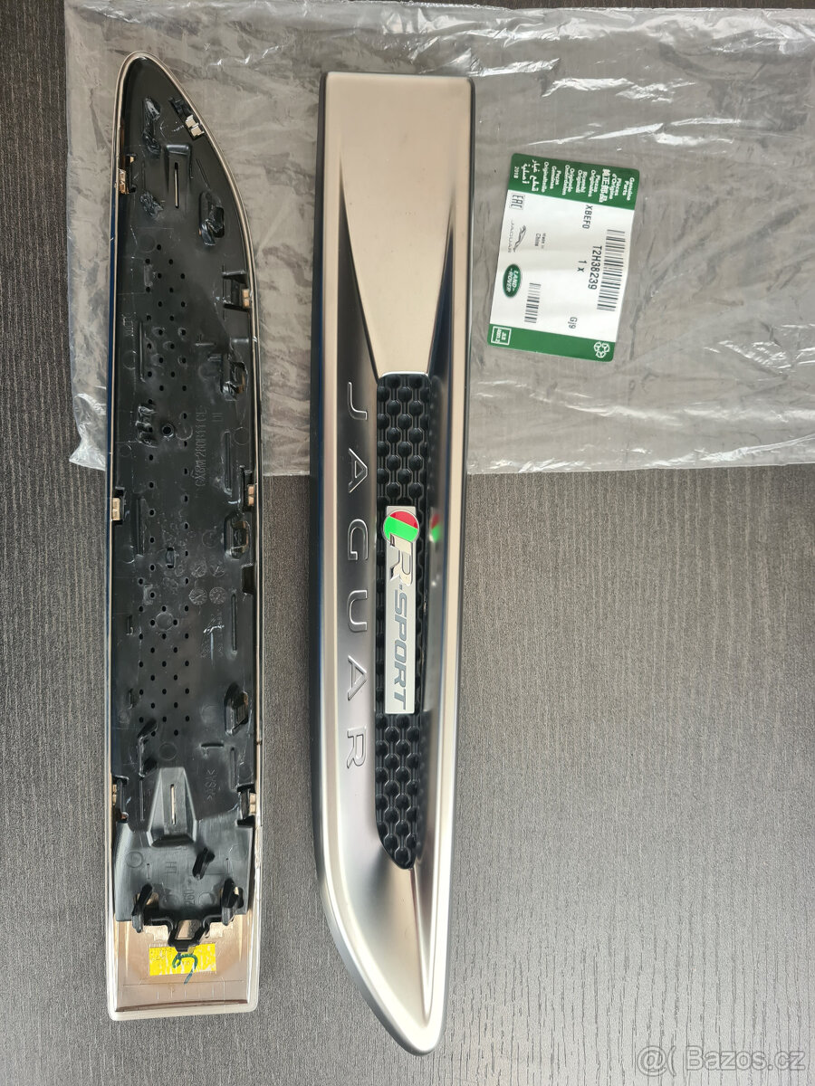 Jaguar XF (X260) boční ventilační otvory - 4