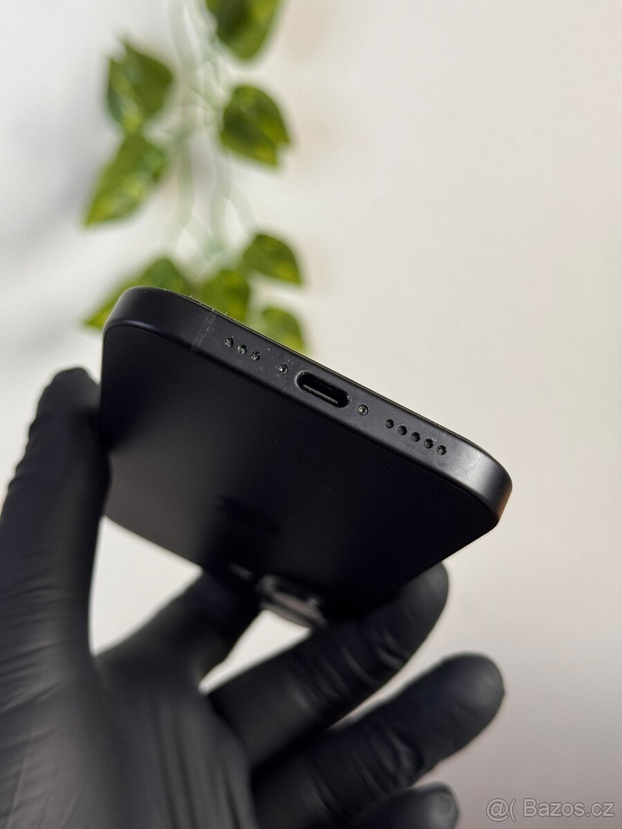 iPhone 16 128GB - 100% baterie - 4