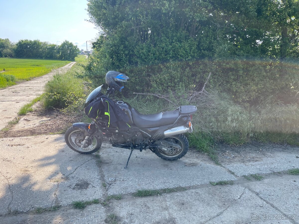 Triumph tiger 900 - 4