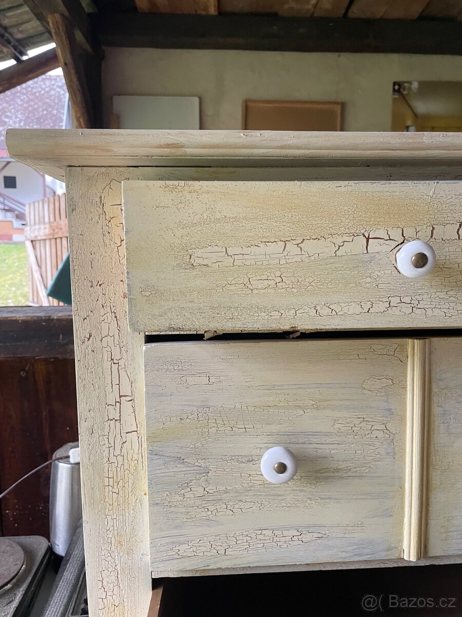 krásná venkovská komoda - 4