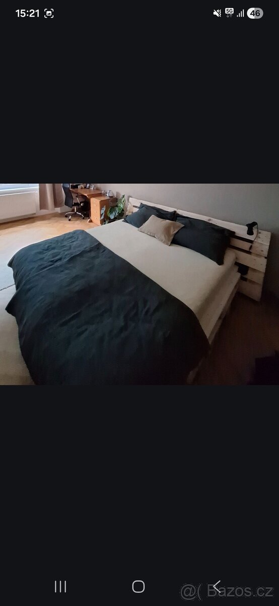 Paletová postel s nočními stolky - 4