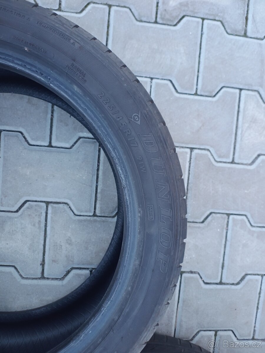 Pneu 225/45 r17 - 4