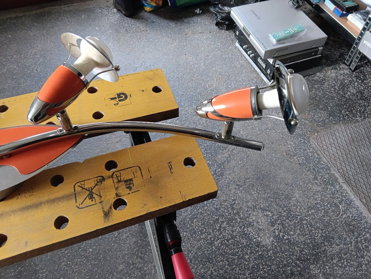 Velký lustr do obývacího pokoje s žárovkami. - 4