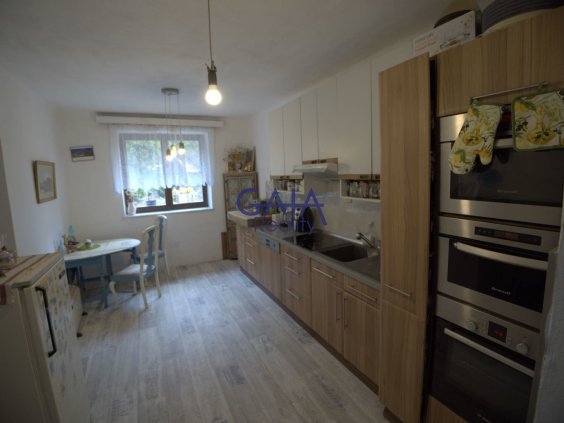 Svésedlice - Rodinný dům 7+1 kousek od města i dálnice - 4