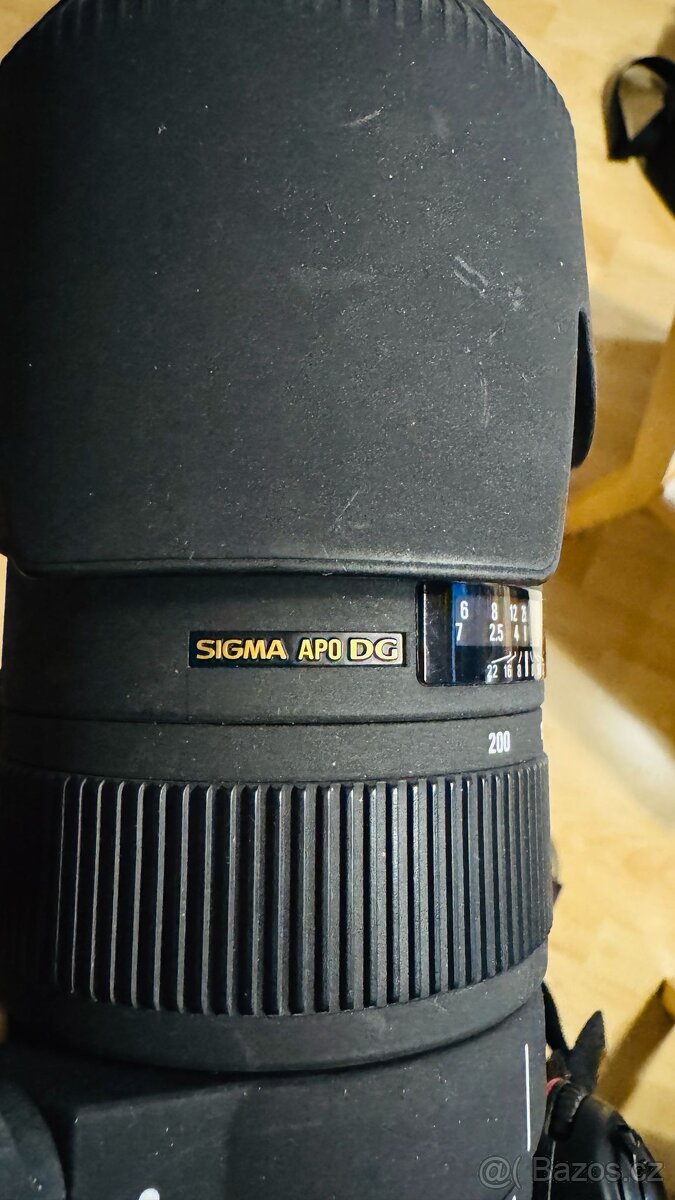 Nikon s objektivy a příslušenstvím - 4