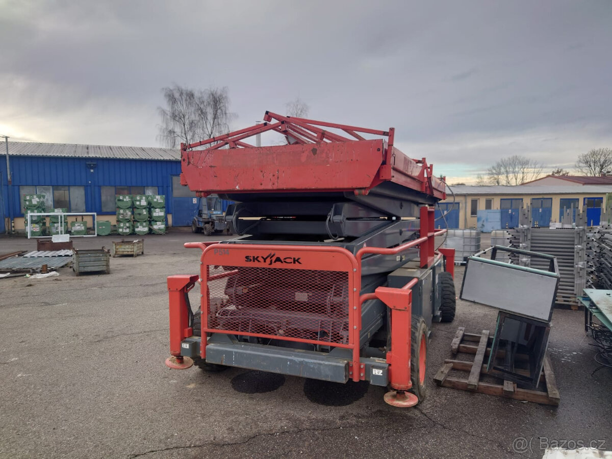 Nůžková pracovní plošina SKYJACK SJ 9250 - 4