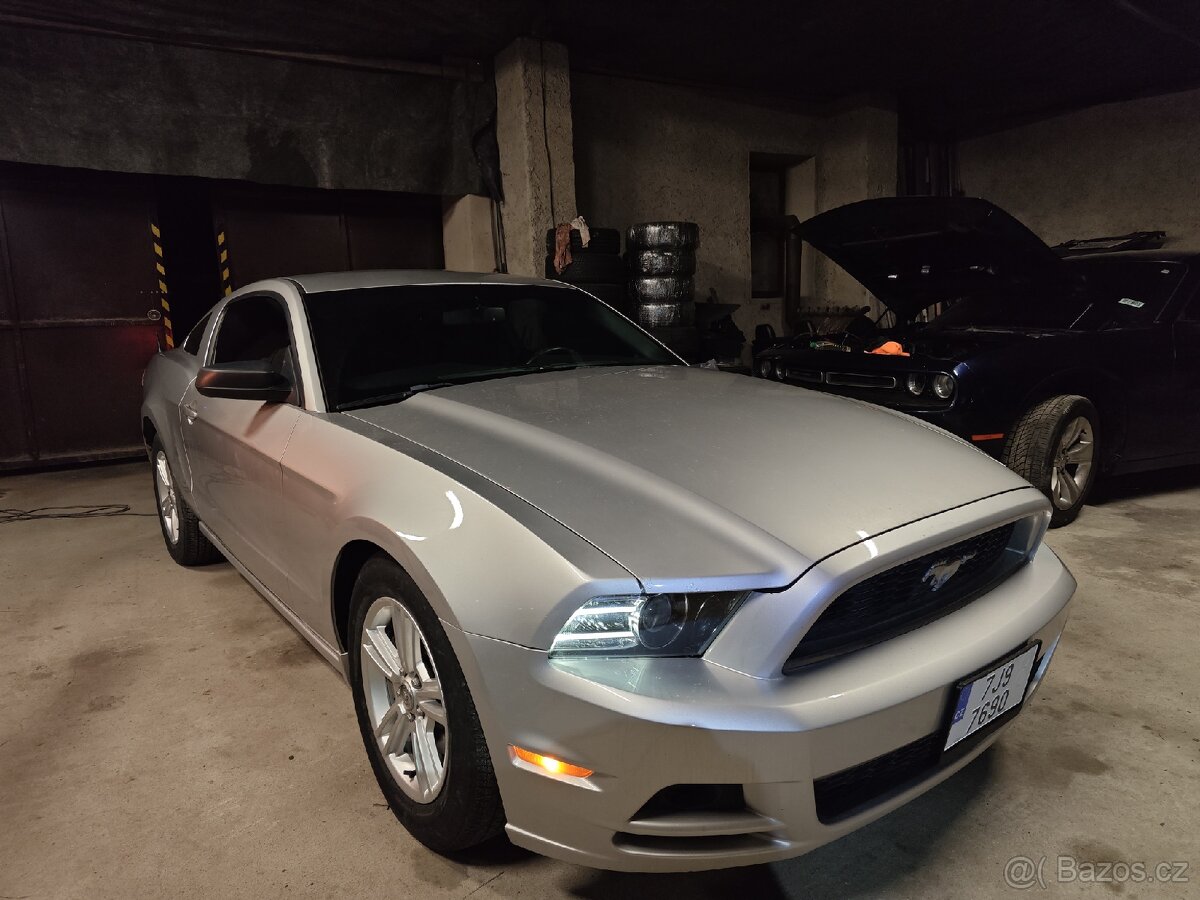 Ford Mustang 3.7 - 4