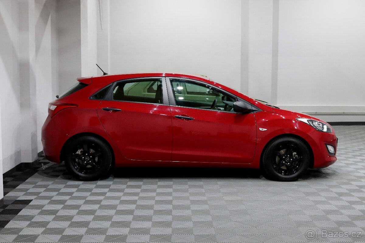 Hyundai i30 1.4i 16v 73kW      66 000 km - 4