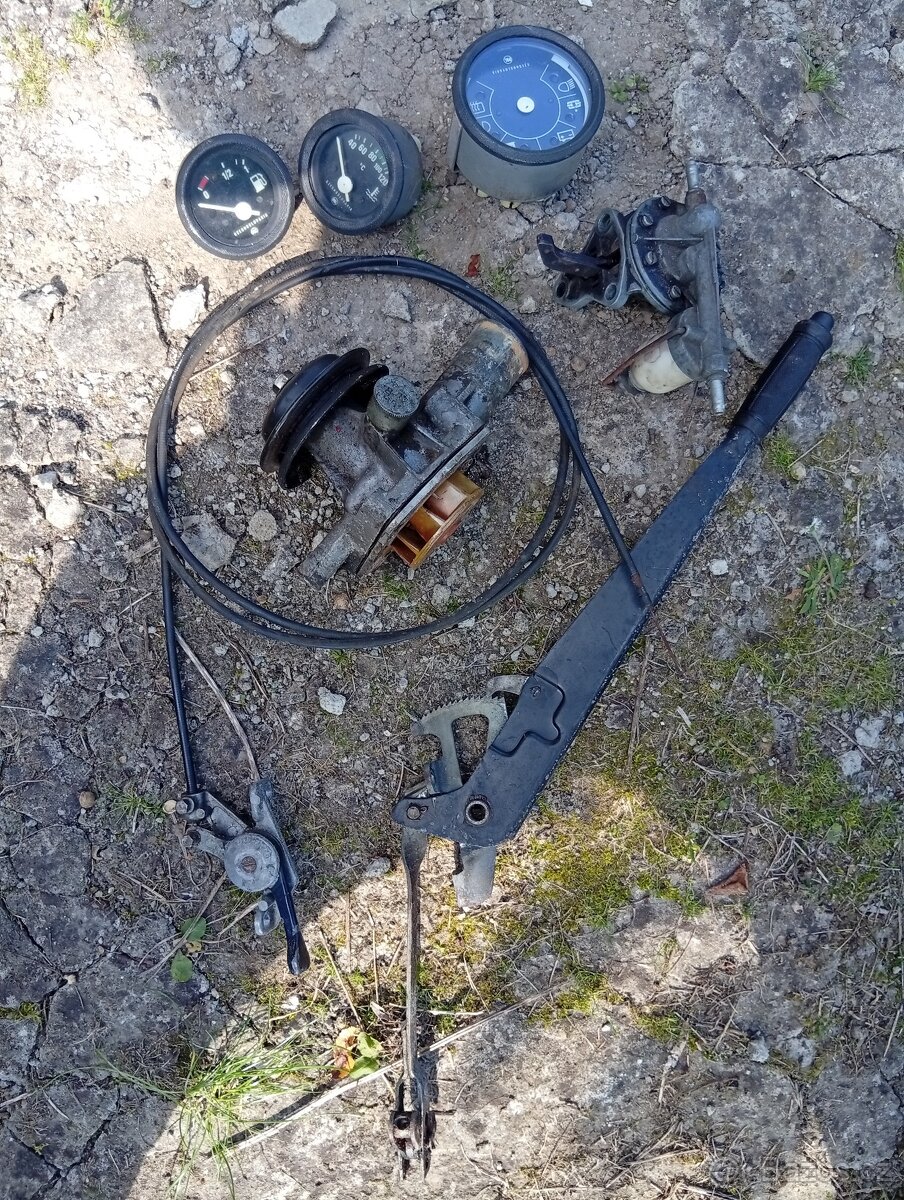 Prodám na Škoda 120 nové a použité náhradní díly. - 4