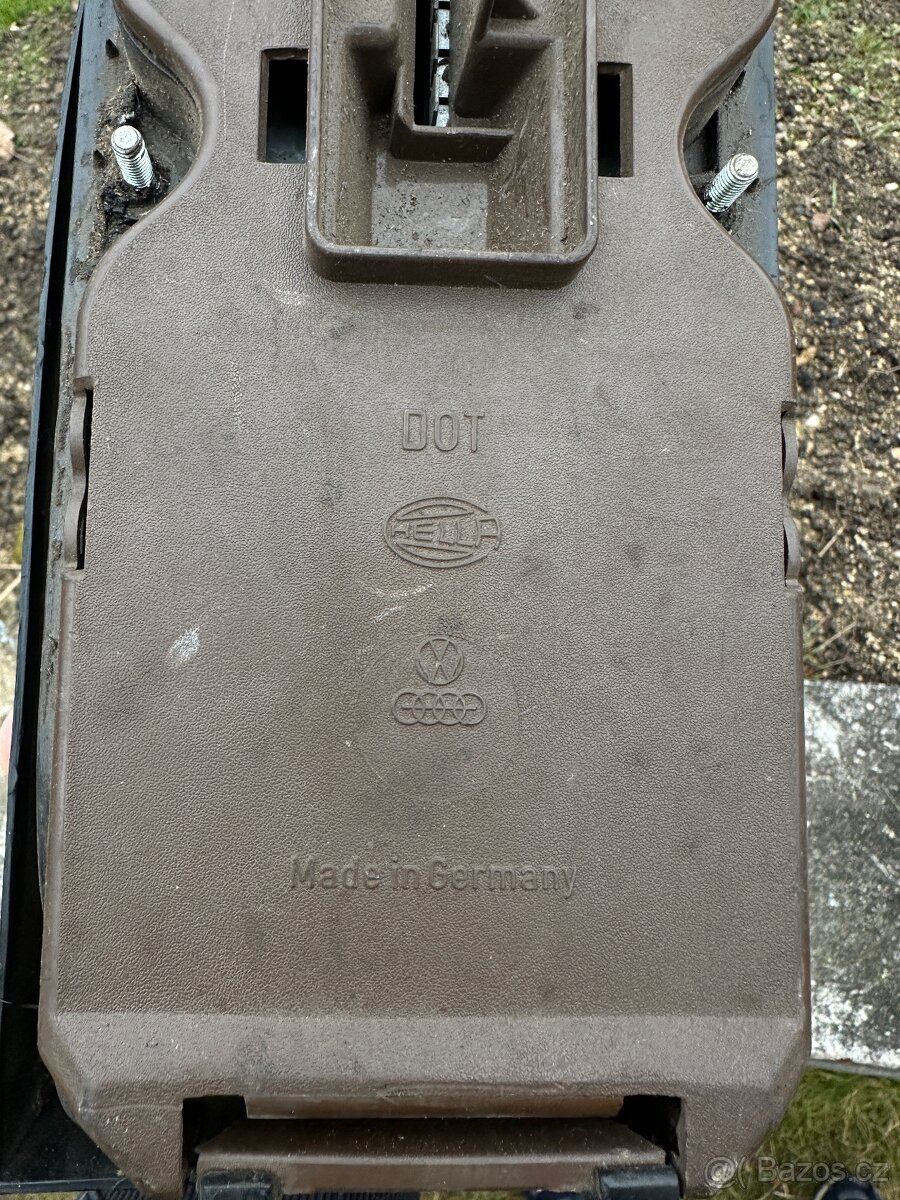 Audi 100 C2 - zadní světla - Hella - 4