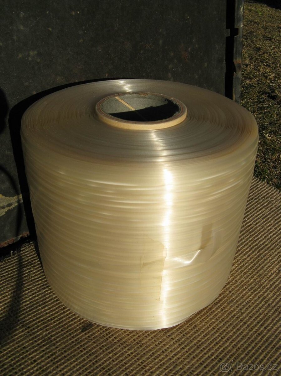 Prodám polyetylenovo folii hadice o šířce 10 m, - 35 cm . - 4