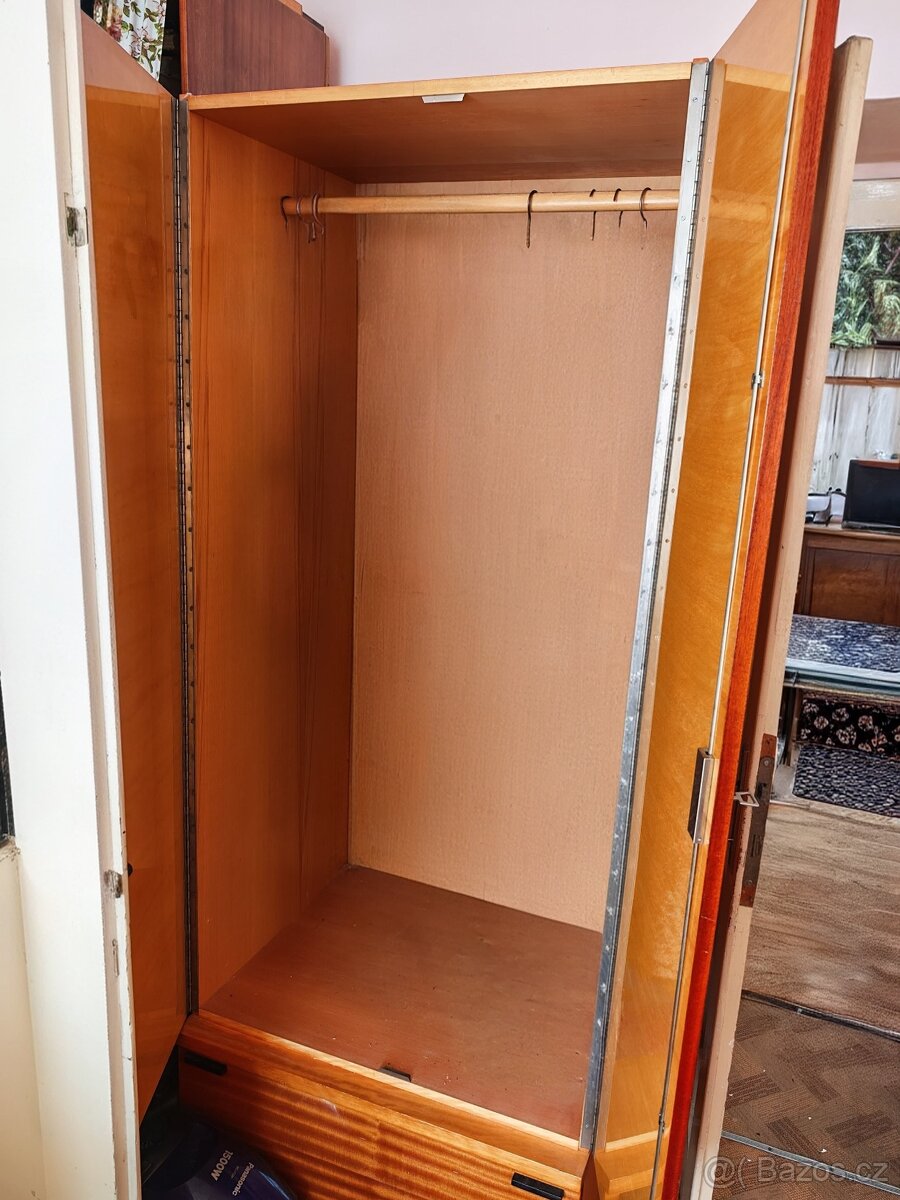 Šatní skříň - 4